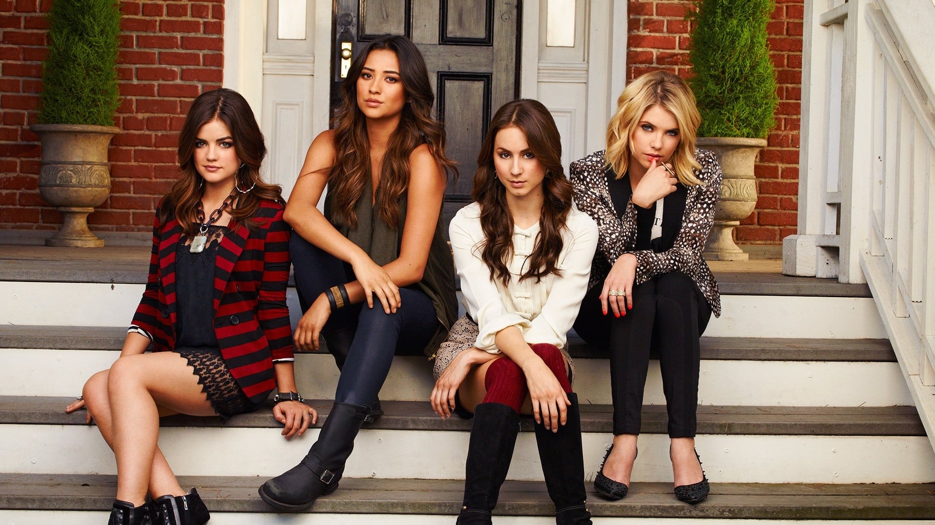 Pretty Little Liars, poster